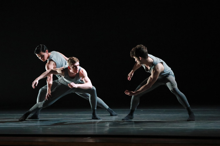 Charlotte-Ballet_-Peter-Chus-Rite-of-Spring_-Humberto-Ramazzina-David-Preciado-Jonas-Godwin_-Photo-by-Jeff-Cravotta_-fix_1142-5239-e1535475708934