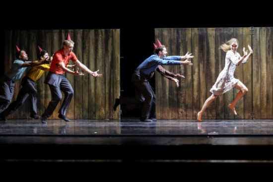 Charlotte-Ballet_Johan-Ingers-Walking-Mad_photo-by-Jeff-Cravotta-fix_1092-4795-1-e1535474422878
